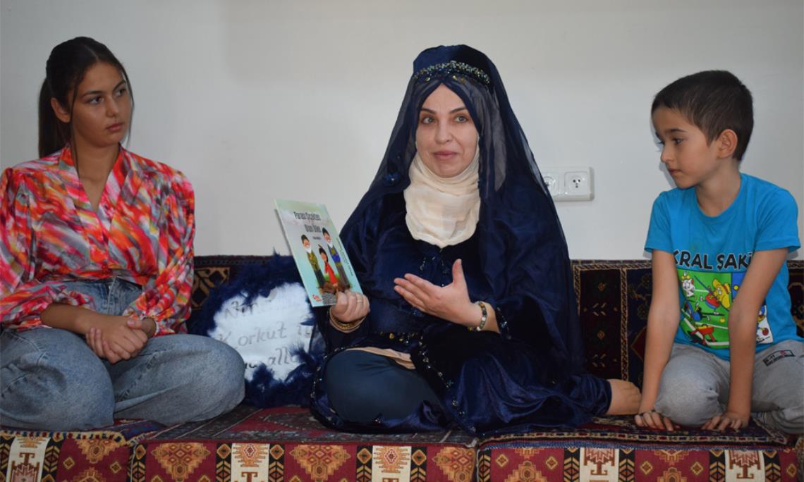“Yalnız Değilsin Biz Bir Aileyiz” Projesinde Çocuklara Masal Terapisi Programı Düzenlendi