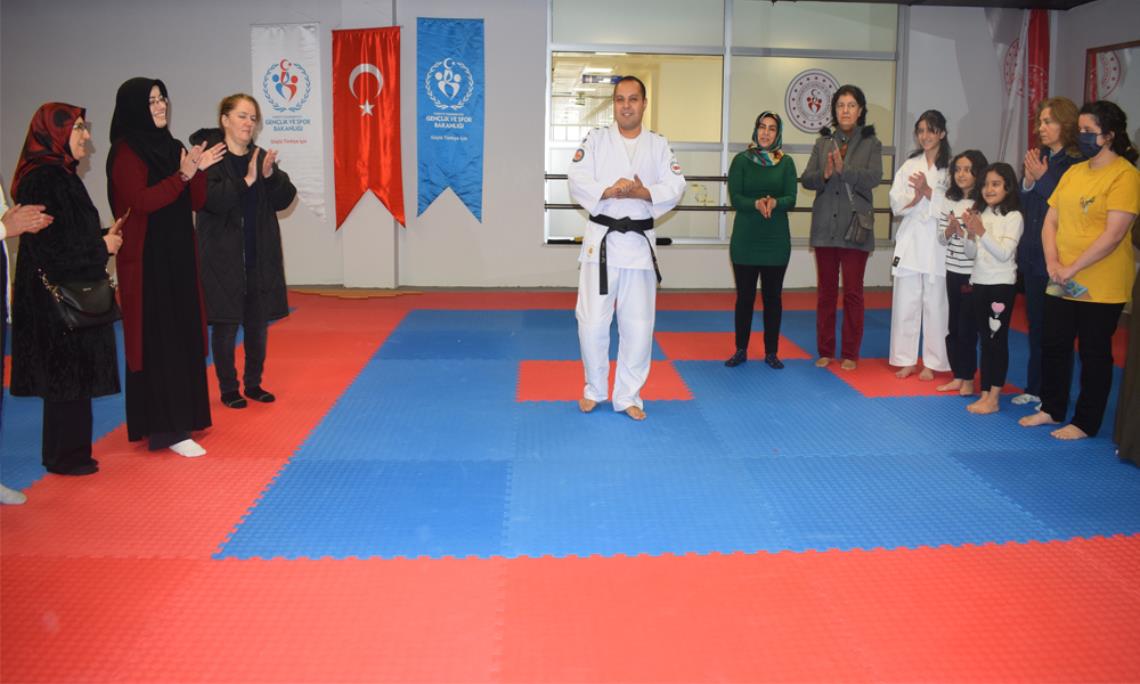 Kadınlara Savunma Sporları Hakkında Eğitim Verildi