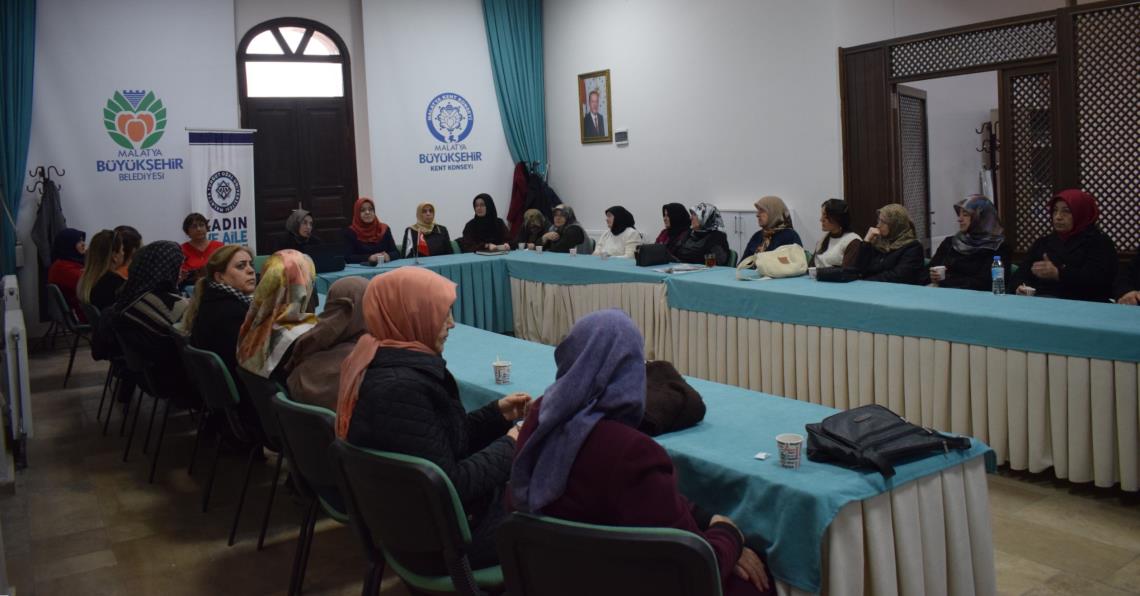 Geçmişten Günümüze Kadın Algısı Konferansı Gerçekleştirildi