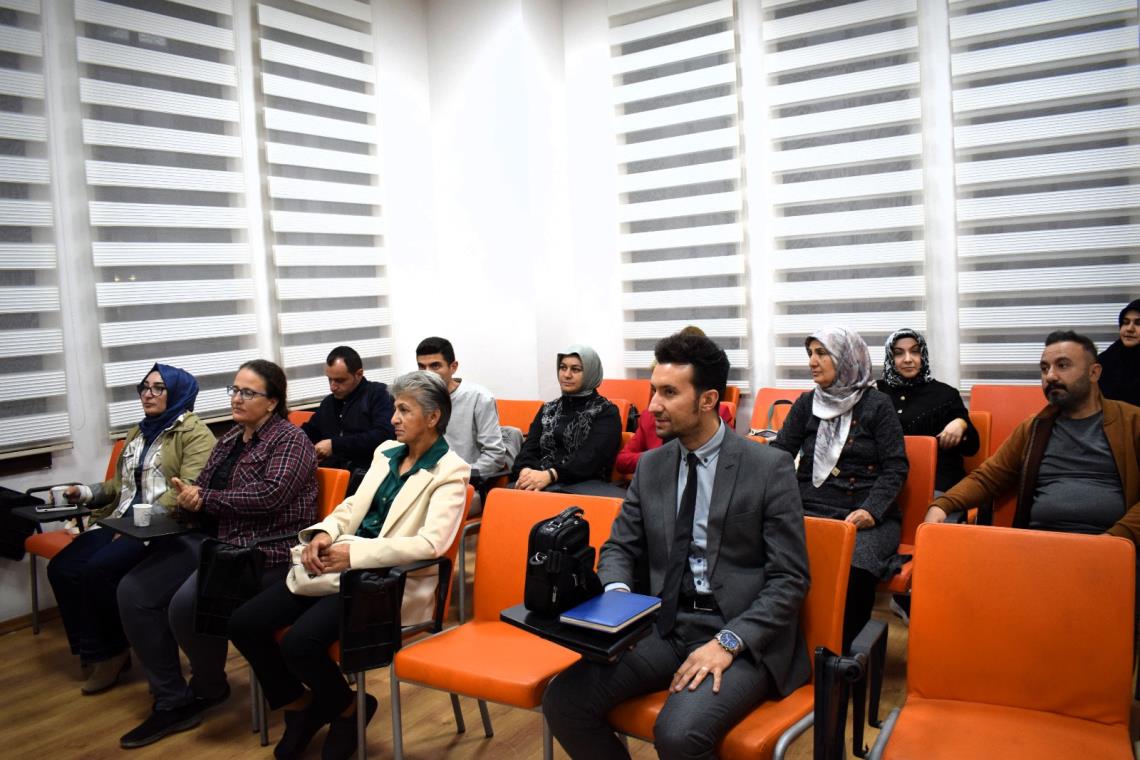 Sivil Toplum Atölyeleri’nin Dördüncü Dersinde “STK Kamu ve Özel Sektör İş Birliği”  Konusu ele Alındı