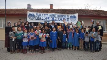 Gençlik Meclisi Suluköy İlkokulu’na Kitap Desteğinde Bulundu.