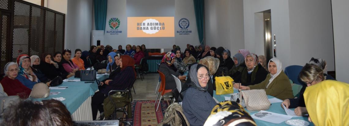 Malatya Kent Konseyi Kadın Meclisi’nden “Kendiniz Olun” Konferansı